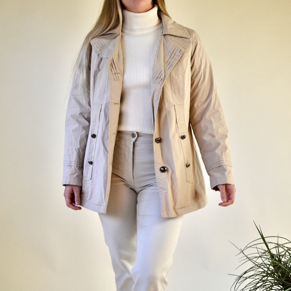 beige rain coat - Picture 2 of 4